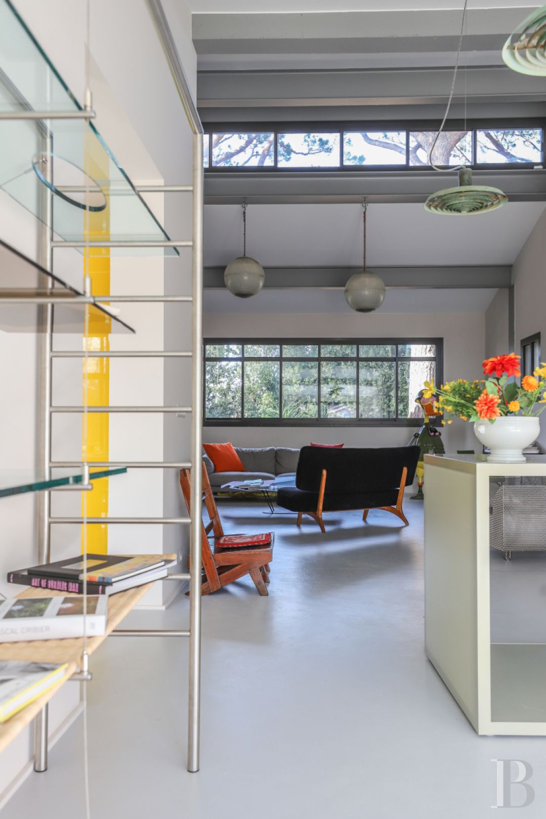 À Saint-Tropez, dans la baie des Canoubiers, un ancien atelier d’artiste et son jardin méditerranéen - photo  n°17