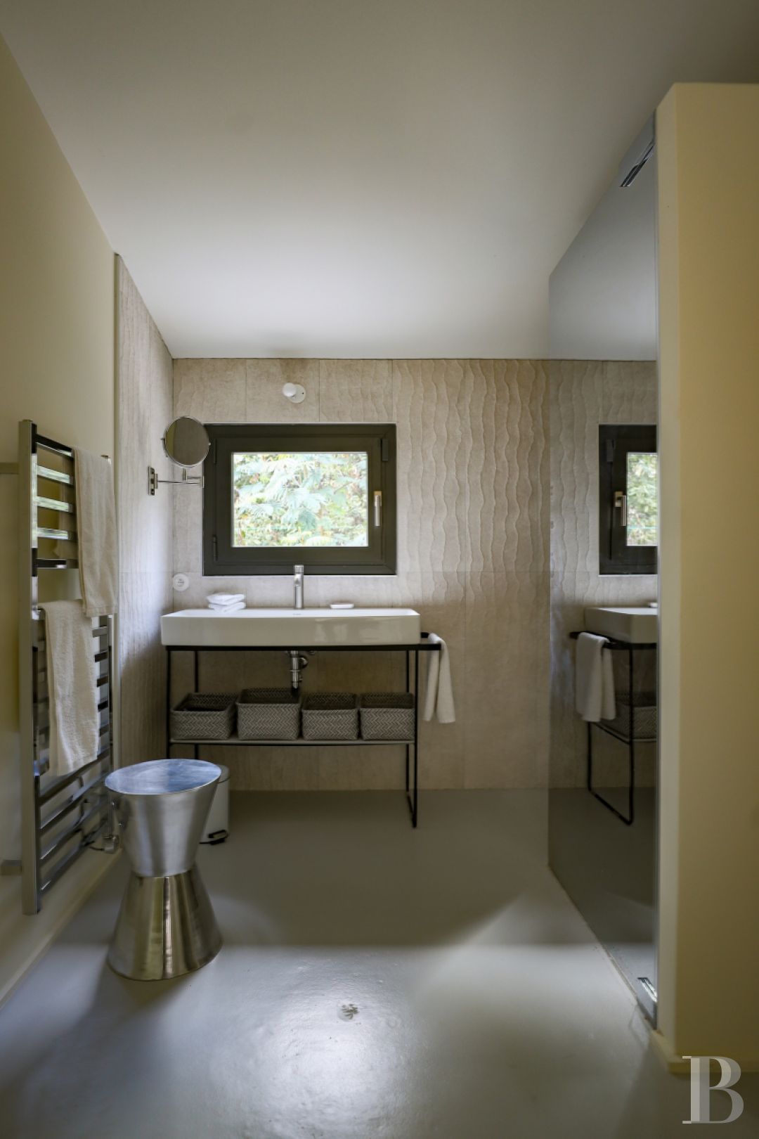 À Saint-Tropez, dans la baie des Canoubiers, un ancien atelier d’artiste et son jardin méditerranéen - photo  n°21