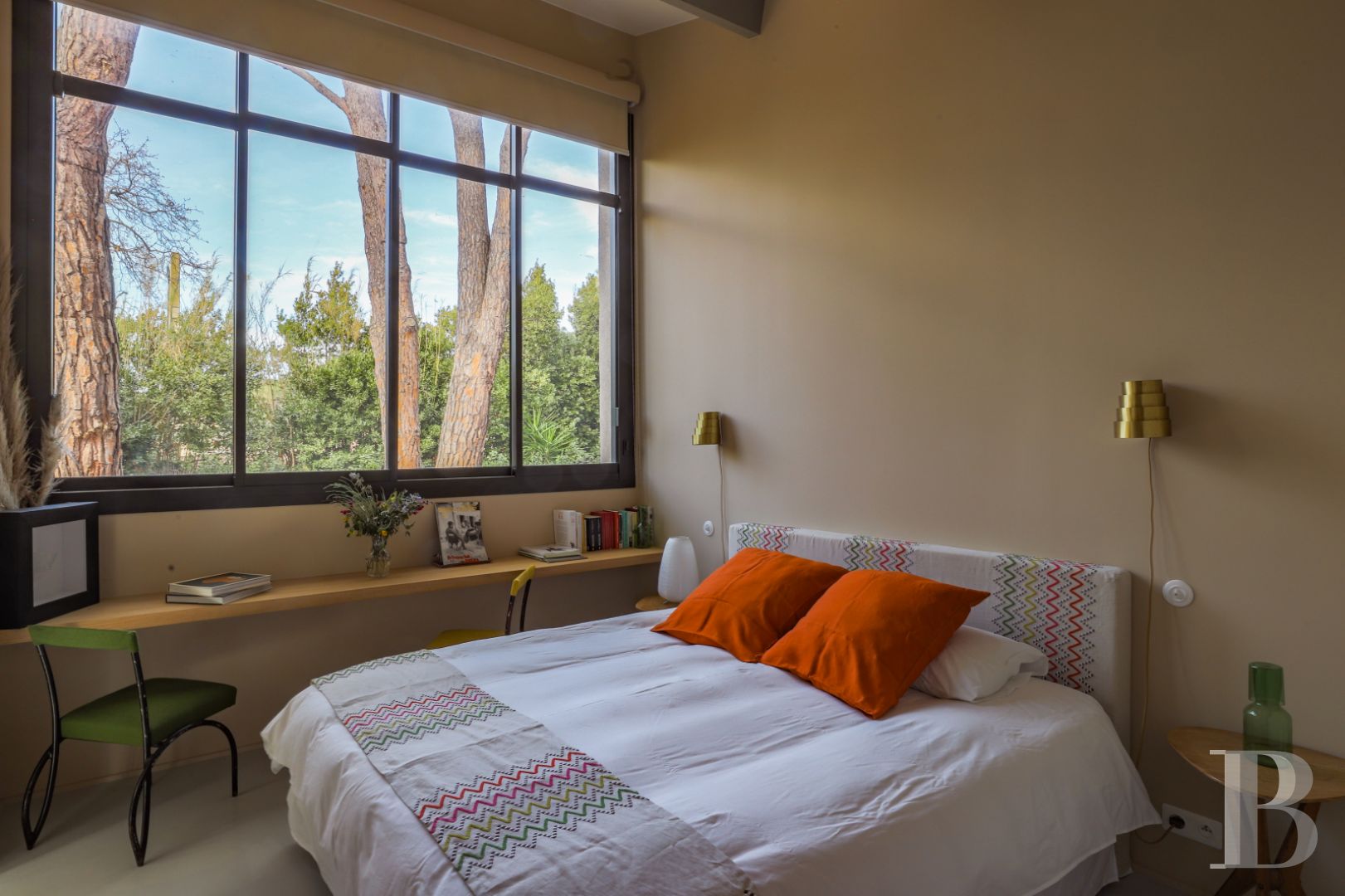 À Saint-Tropez, dans la baie des Canoubiers, un ancien atelier d’artiste et son jardin méditerranéen - photo  n°28