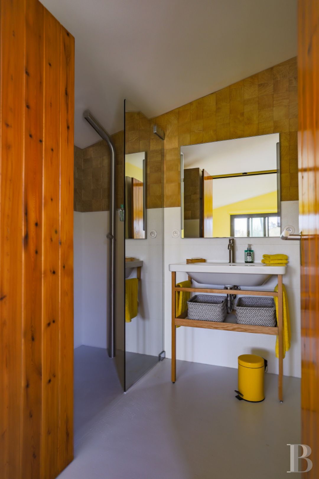 À Saint-Tropez, dans la baie des Canoubiers, un ancien atelier d’artiste et son jardin méditerranéen - photo  n°24