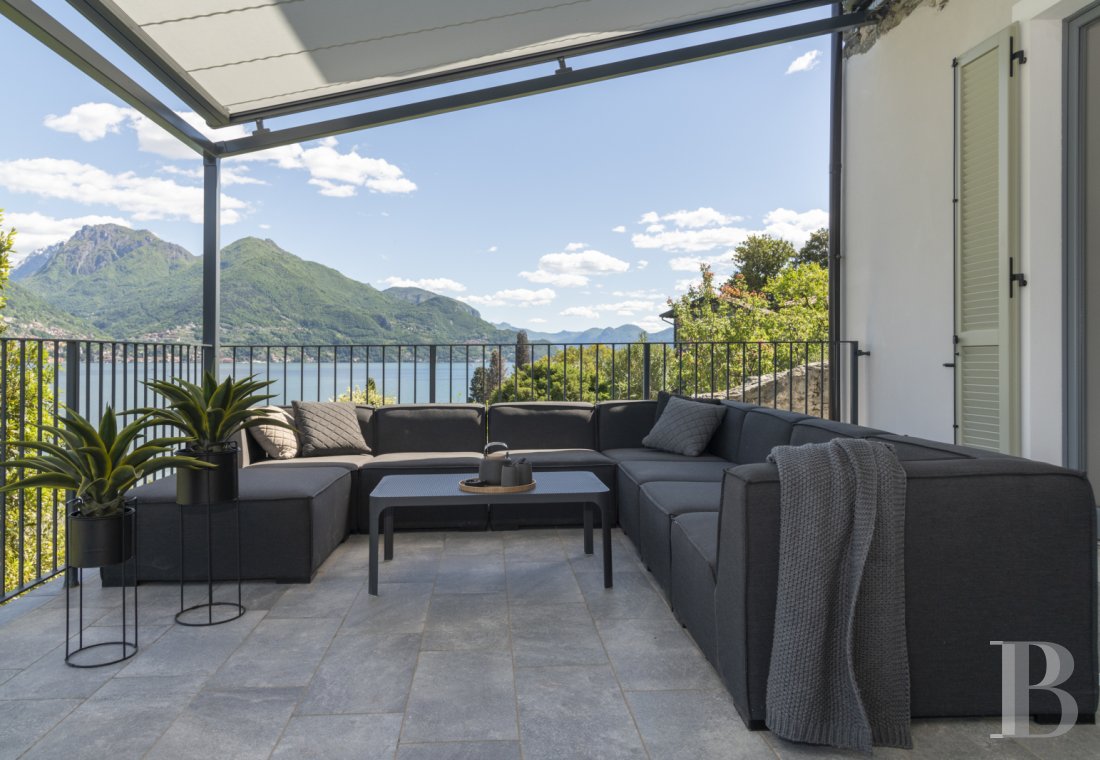 A villa in the shadow of Castello Rezzonico on the western shore of Lake Como in Italy - photo  n°6
