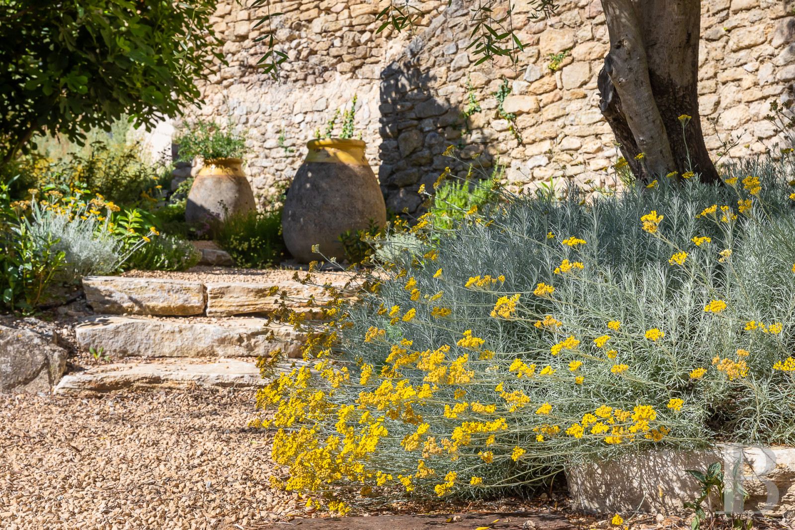 Au sud de Vaison-la-Romaine, face au mont Ventoux, un hameau rénové en pleine nature - photo  n°32