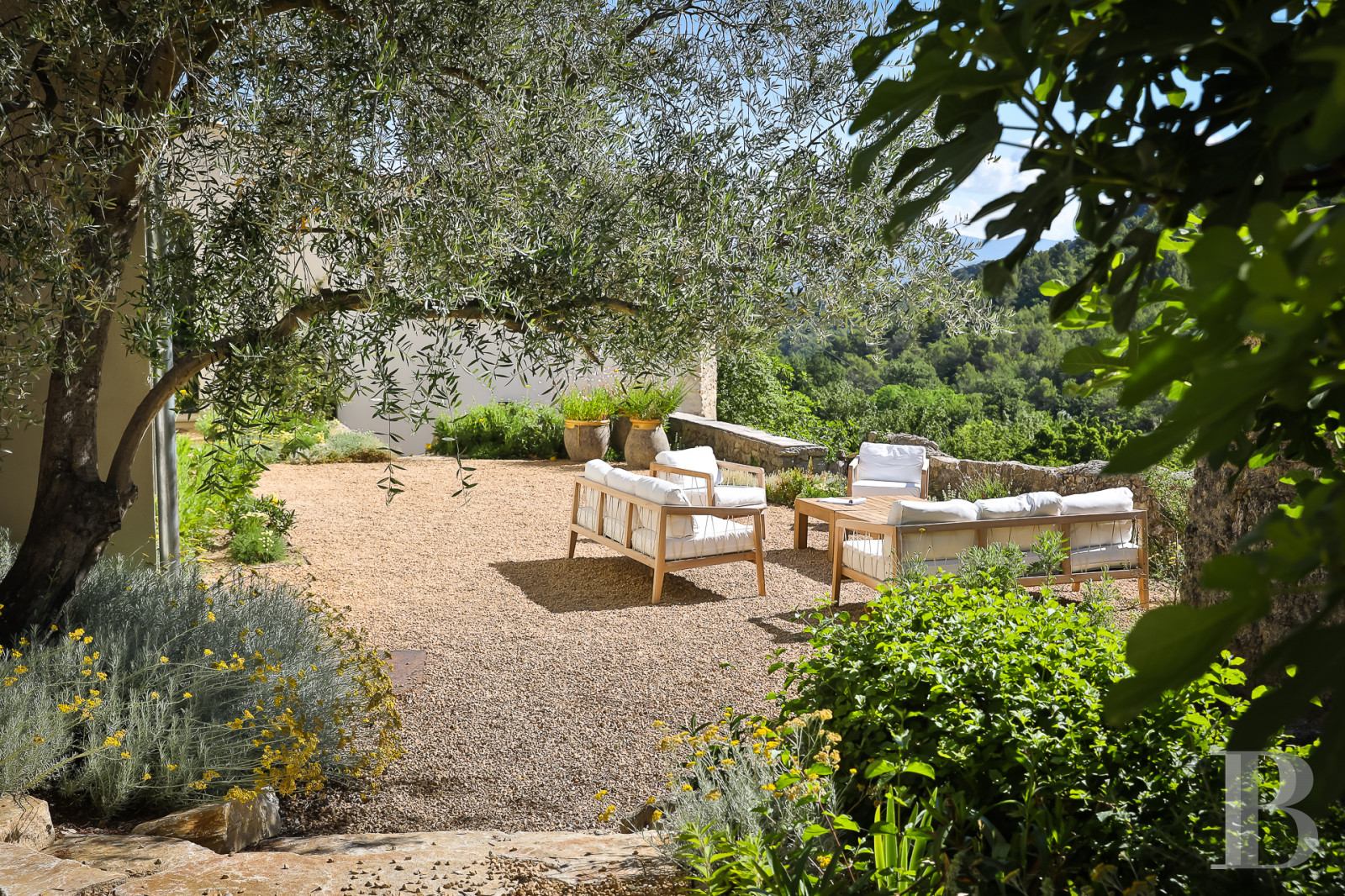 Au sud de Vaison-la-Romaine, face au mont Ventoux, un hameau rénové en pleine nature - photo  n°29