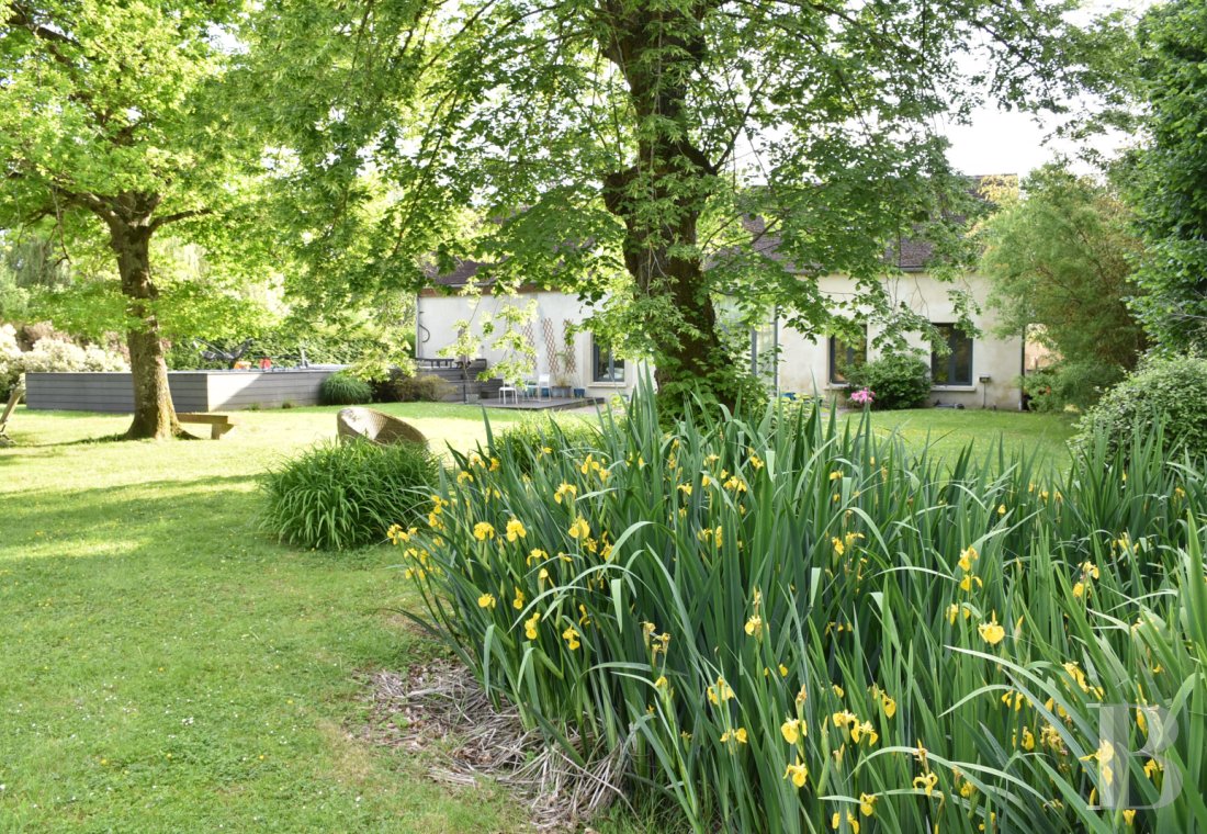 vieilles maisons francaises bourgogne   - 1