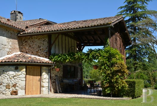 character properties France aquitaine   - 8