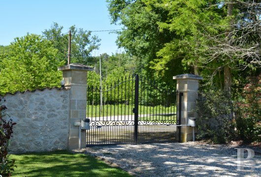 character properties France aquitaine   - 17