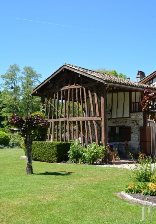 character properties France aquitaine   - 6