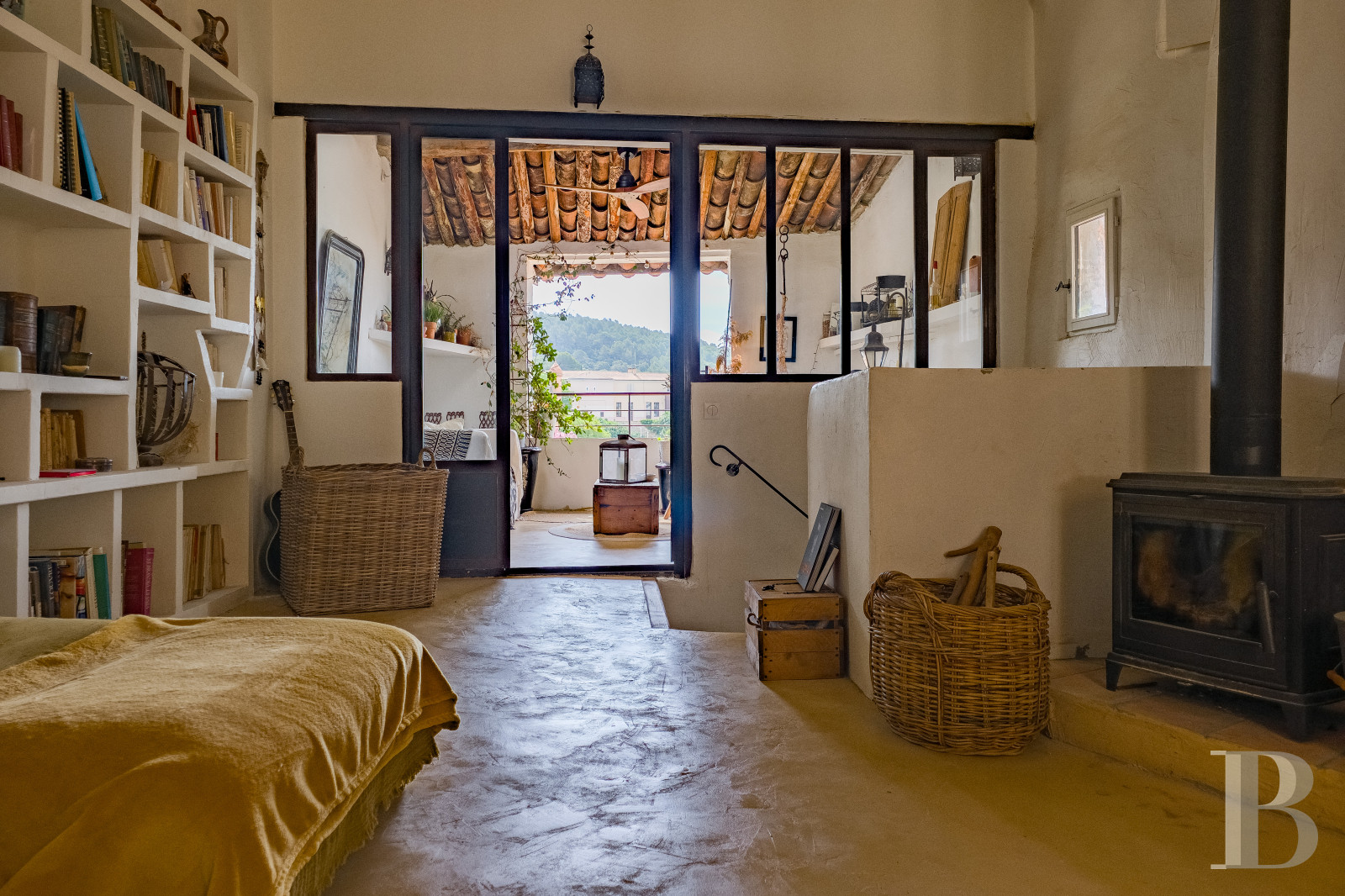 A house in the heart of the village of Cotignac, in the Var  - photo  n°5