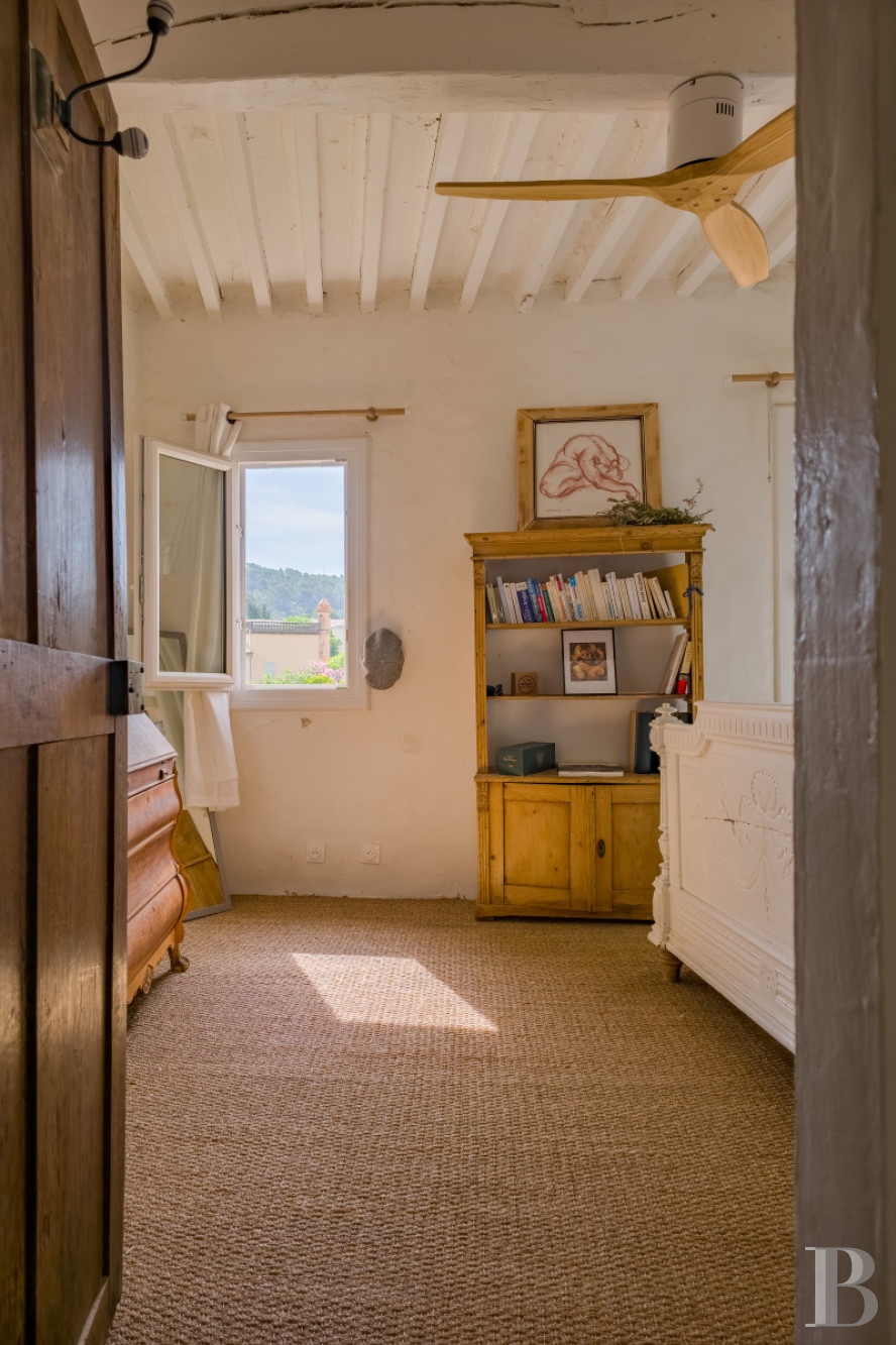 A house in the heart of the village of Cotignac, in the Var  - photo  n°10