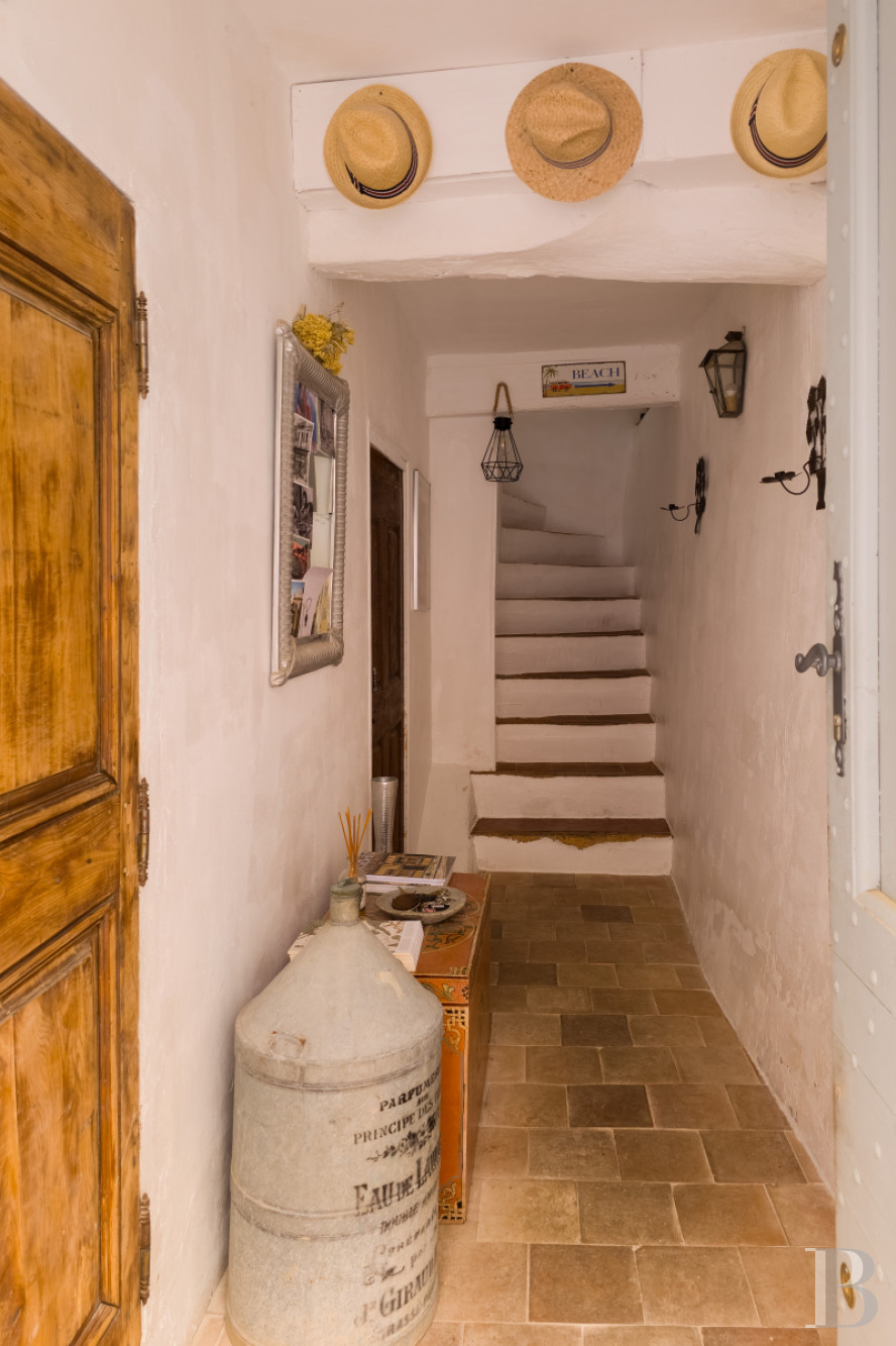 A house in the heart of the village of Cotignac, in the Var  - photo  n°14
