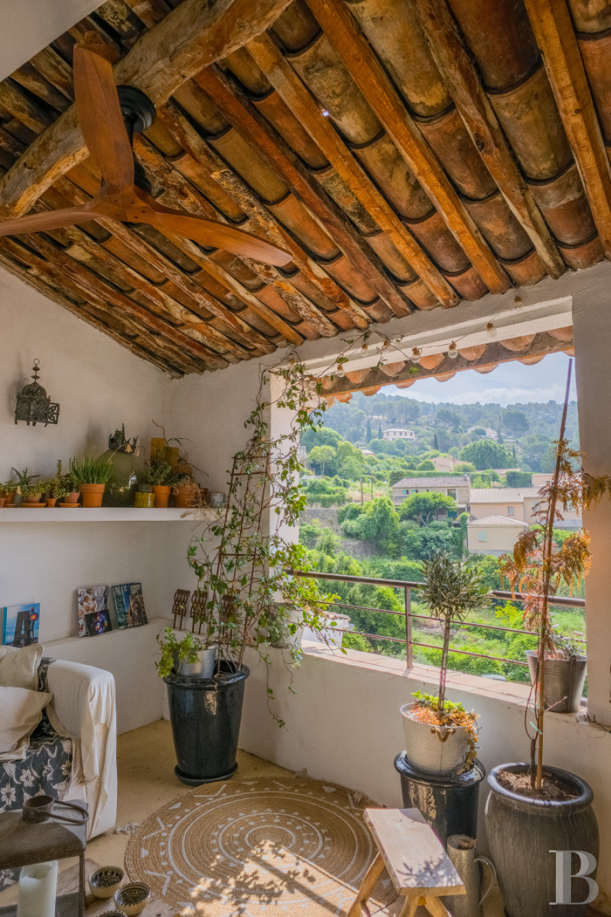 A house in the heart of the village of Cotignac, in the Var  - photo  n°3