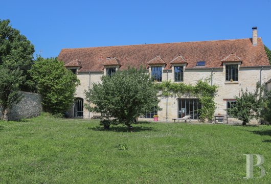 paris - A watermill's old outhouse with a garden in a beautiful village  in France's Yvelines department, 45 minutes from Paris