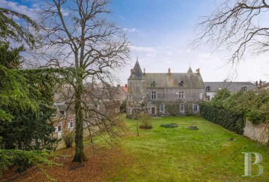 ile-de-france - À 1 h 30 de Paris, un château d’origine médiévale,  fondé au début de la Renaissance et son parc boisé