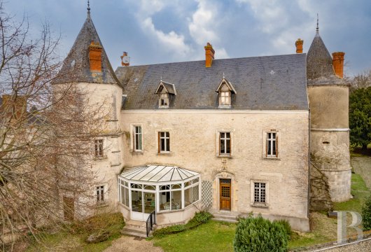 ile-de-france - À 1 h 30 de Paris, un château d’origine médiévale,  fondé au début de la Renaissance et son parc boisé