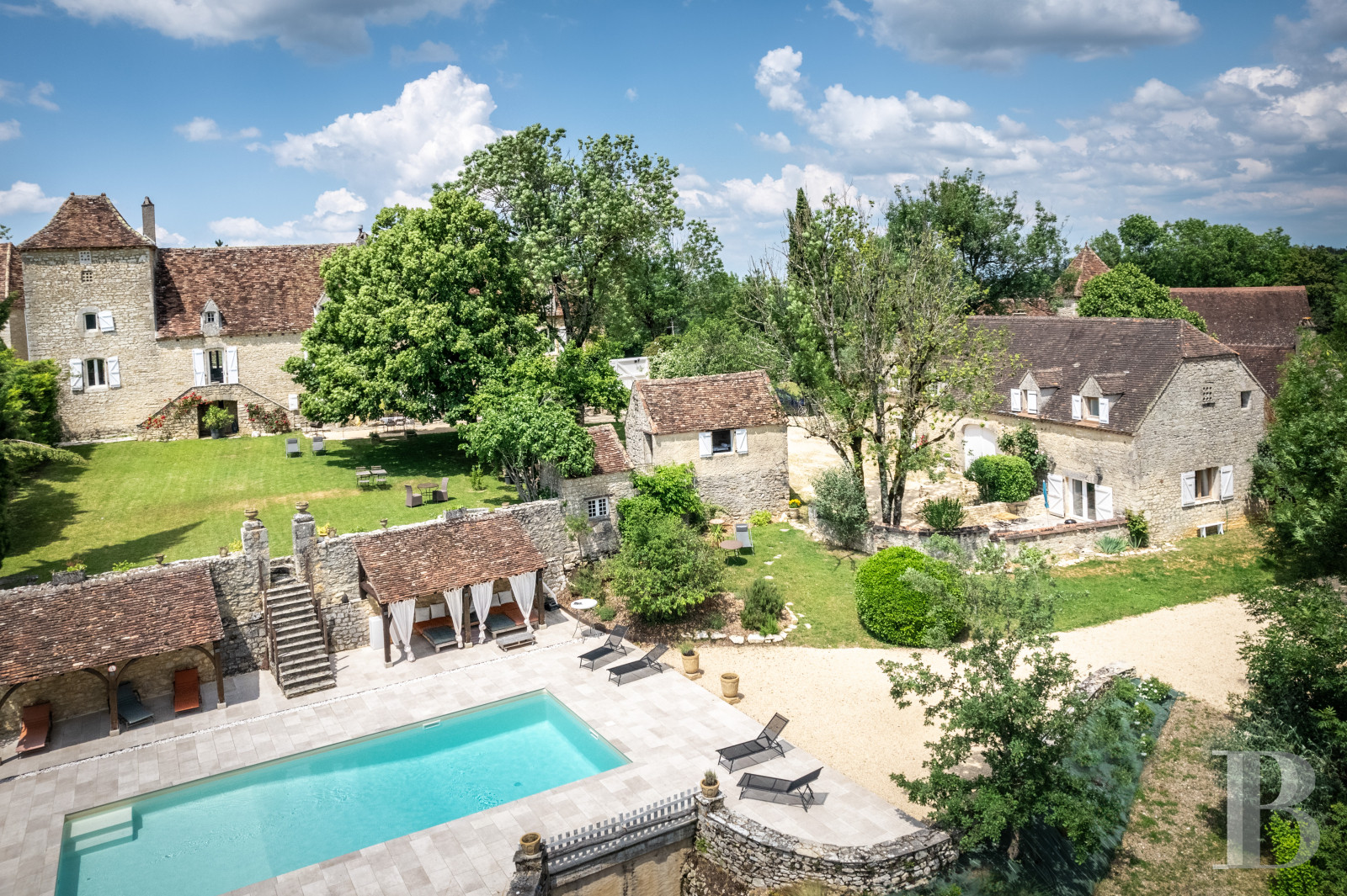 A medieval complex typical of the Lot department, north of Quercy, between Souillac and Cahors - photo  n°46