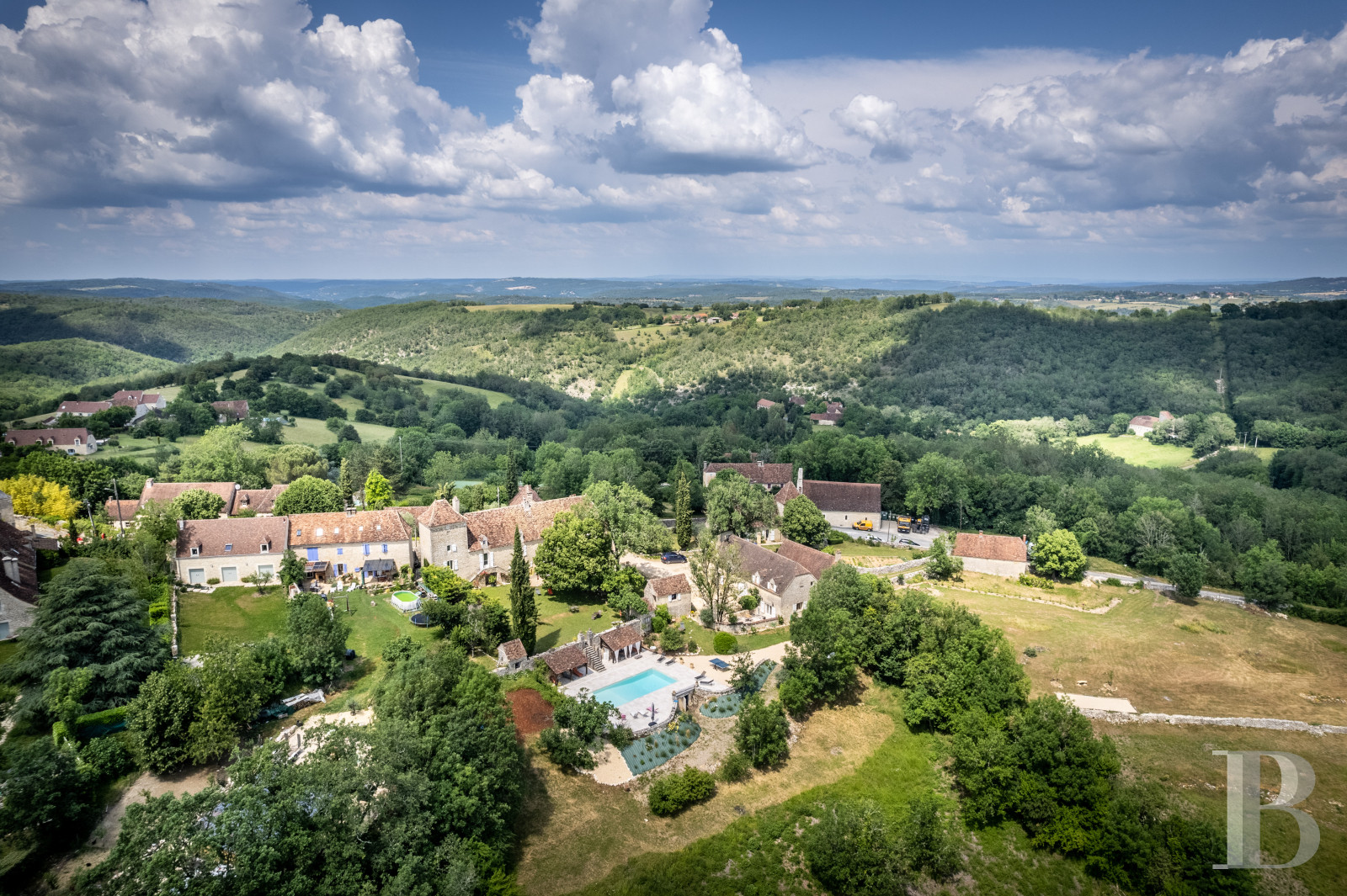 A medieval complex typical of the Lot department, north of Quercy, between Souillac and Cahors - photo  n°1
