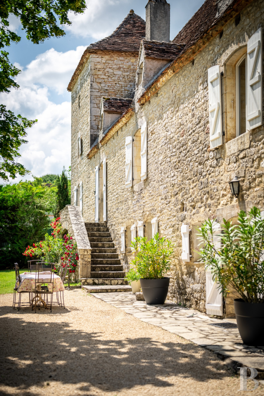 A medieval complex typical of the Lot department, north of Quercy, between Souillac and Cahors - photo  n°8