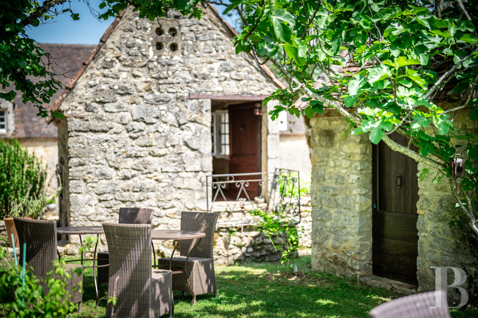 A medieval complex typical of the Lot department, north of Quercy, between Souillac and Cahors - photo  n°38