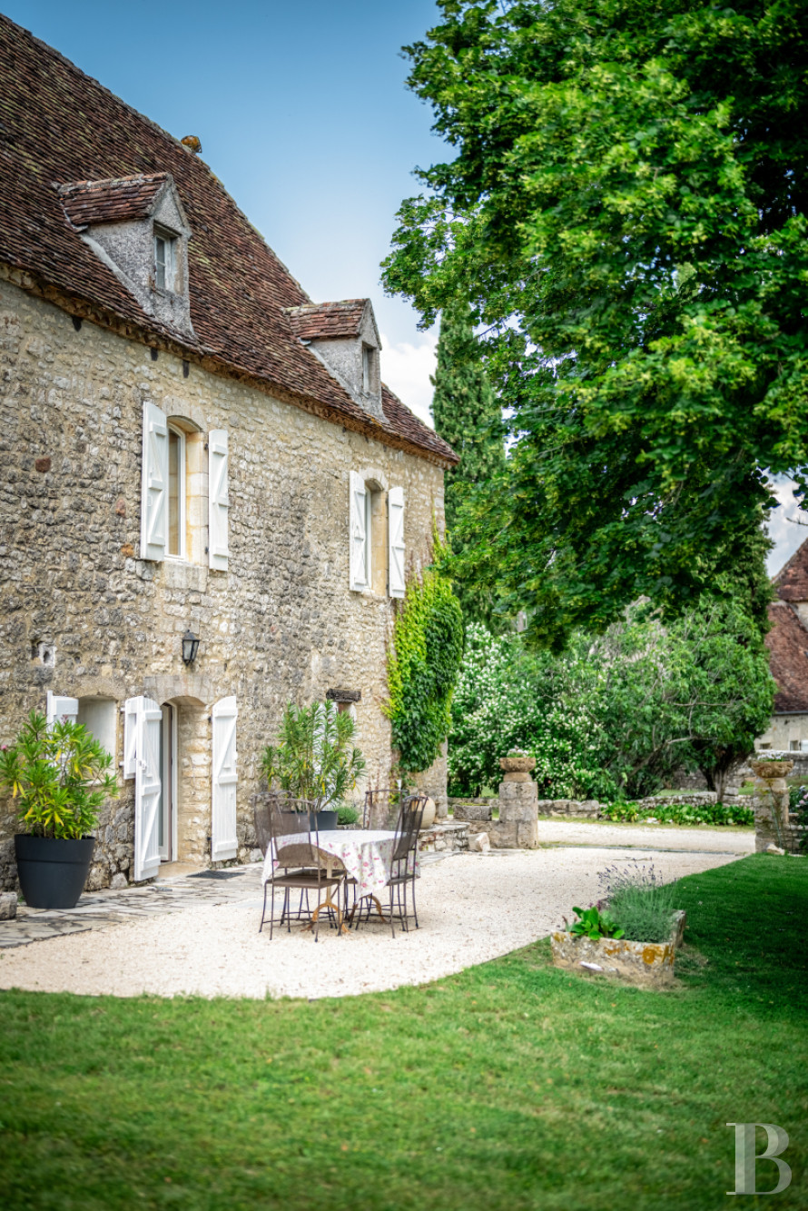 A medieval complex typical of the Lot department, north of Quercy, between Souillac and Cahors - photo  n°4