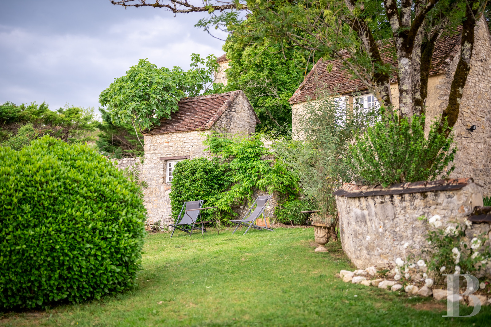 A medieval complex typical of the Lot department, north of Quercy, between Souillac and Cahors - photo  n°40