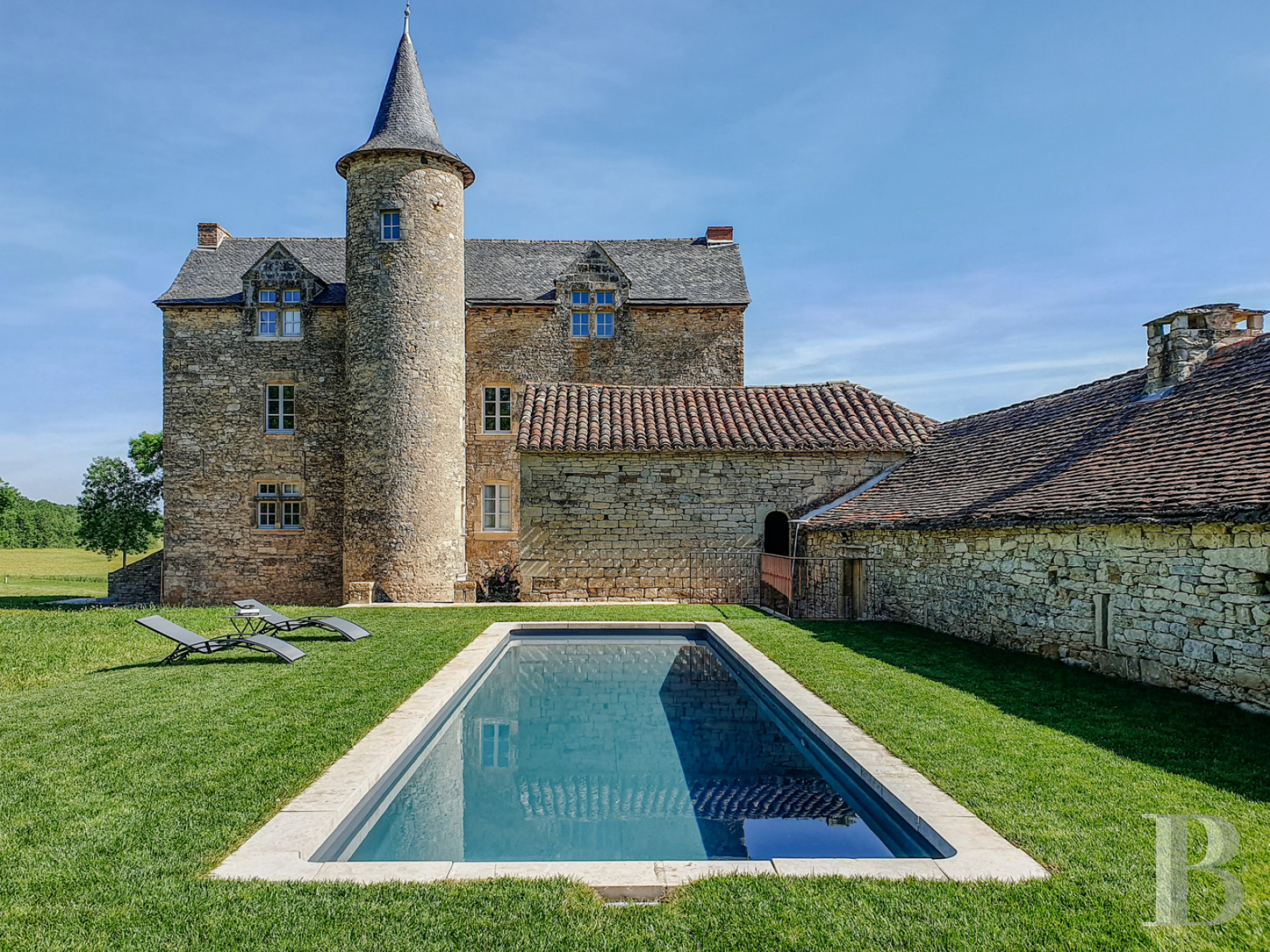 A well preserved and fully restored family chateau in Castanet, Tarn-et-Garonne - photo  n°1