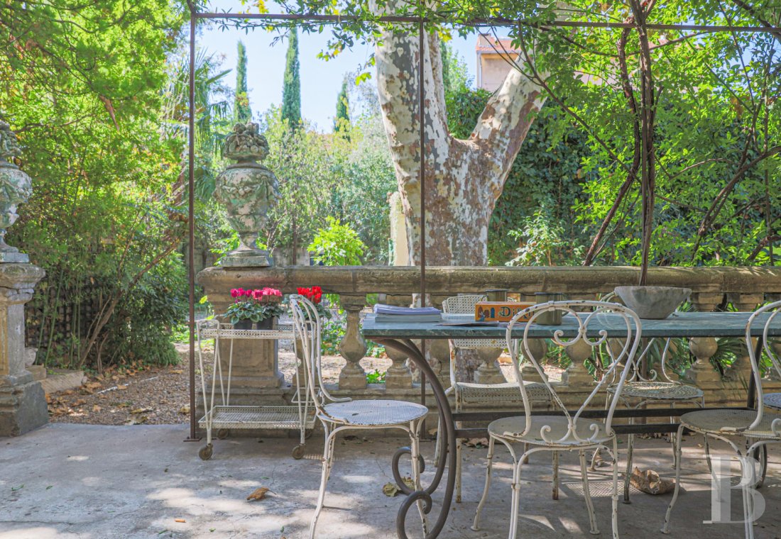Dans le centre d’Avignon, deux maisons de ville et leurs trois jardins - photo  n°32