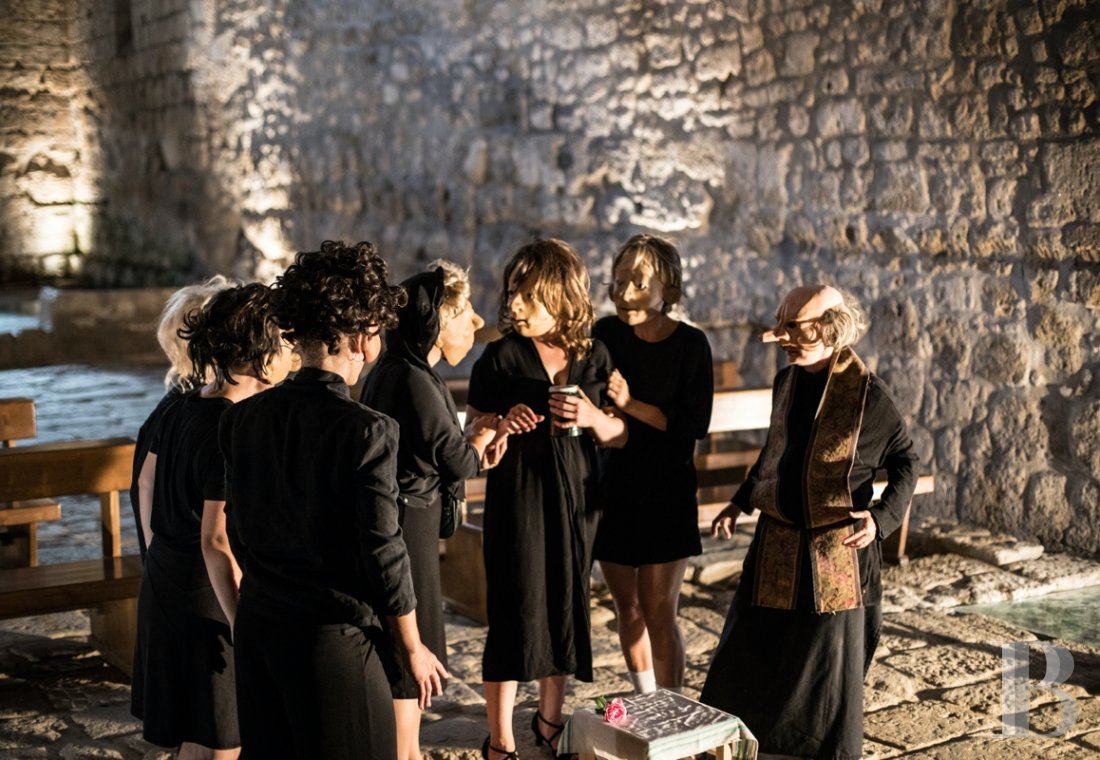 En Italie, au sud de Tuscania dans la province de Viterbe, une ancienne abbaye cistercienne réhabilitée au tournant du siècle - photo  n°24