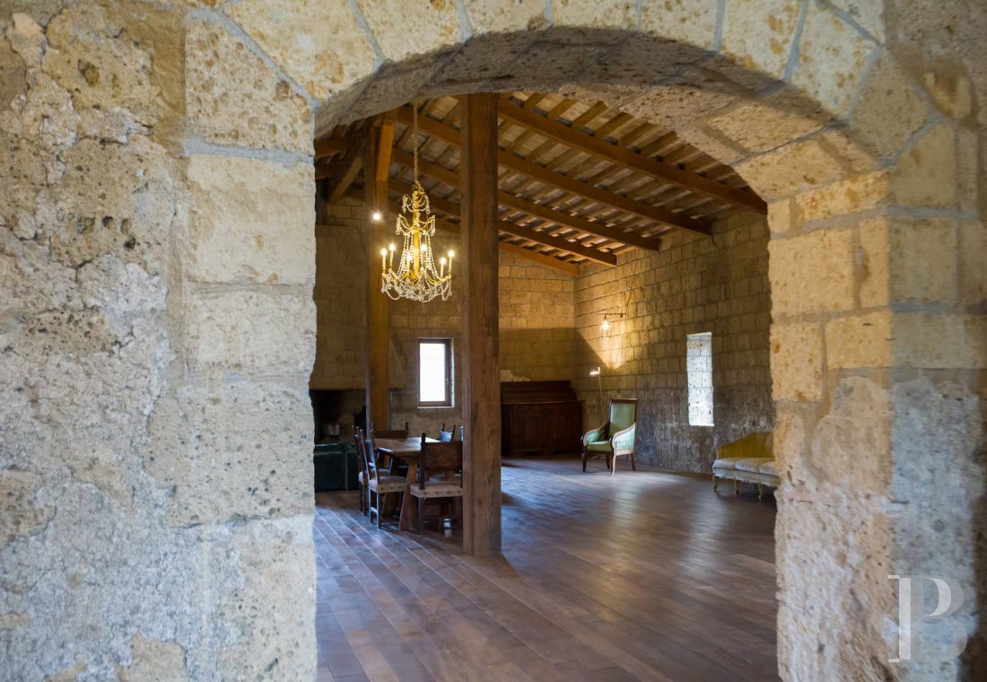 En Italie, au sud de Tuscania dans la province de Viterbe, une ancienne abbaye cistercienne réhabilitée au tournant du siècle - photo  n°15