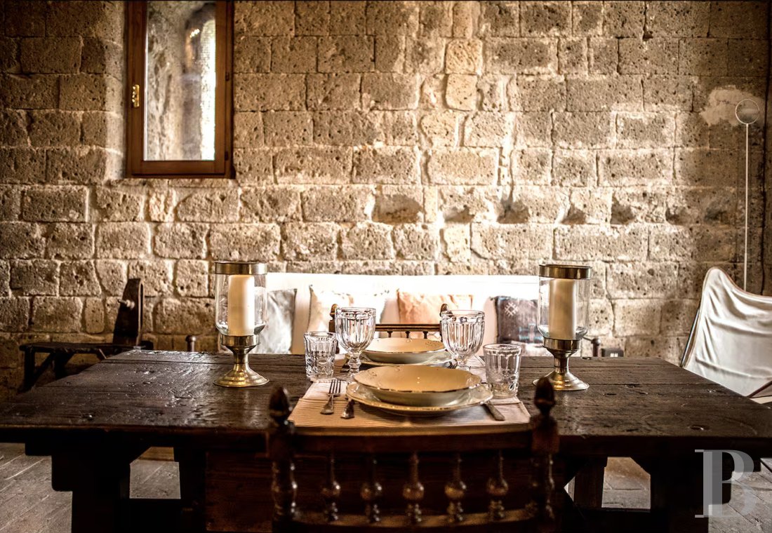 En Italie, au sud de Tuscania dans la province de Viterbe, une ancienne abbaye cistercienne réhabilitée au tournant du siècle - photo  n°14