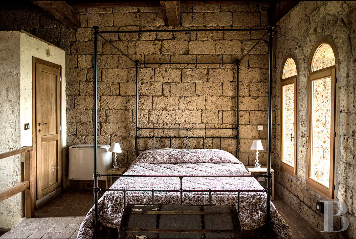 En Italie, au sud de Tuscania dans la province de Viterbe, une ancienne abbaye cistercienne réhabilitée au tournant du siècle - photo  n°9