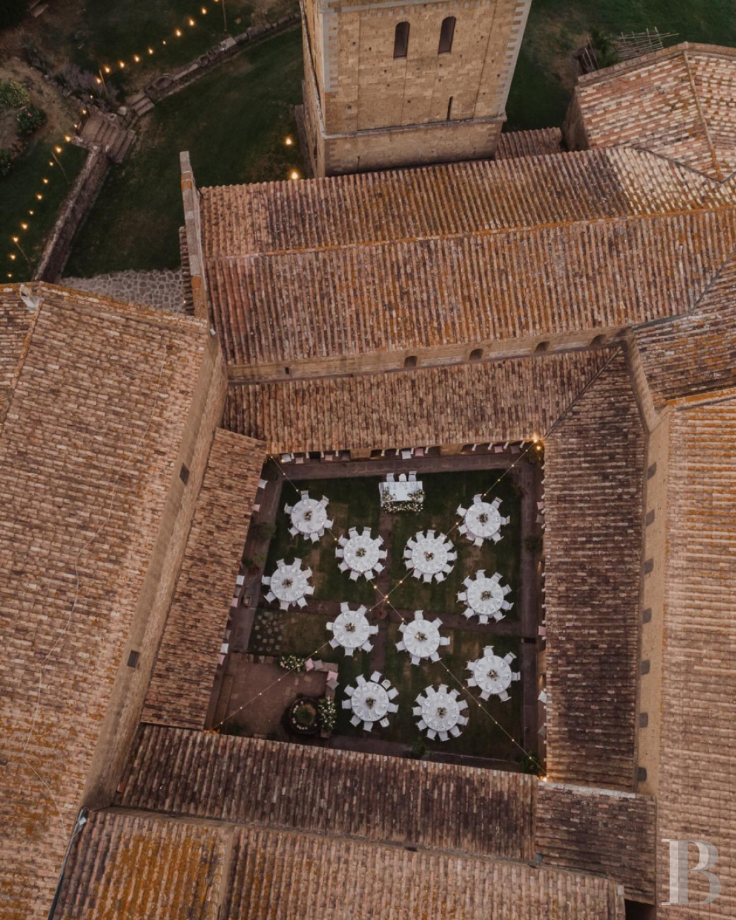 En Italie, au sud de Tuscania dans la province de Viterbe, une ancienne abbaye cistercienne réhabilitée au tournant du siècle - photo  n°20