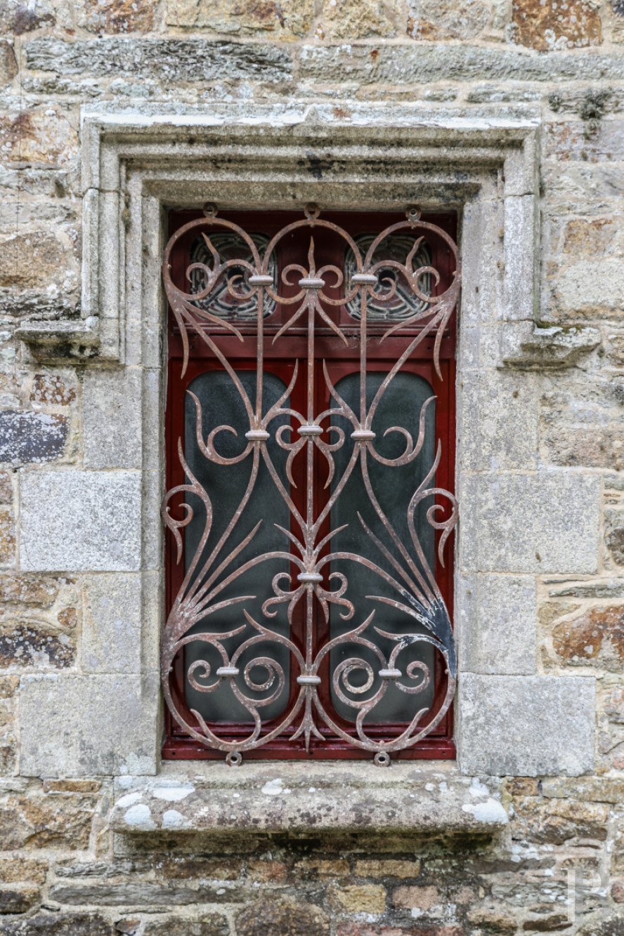 A stately chateau with a Romantic-inspired park in Lannion, in the Côtes d'Armor - photo  n°2