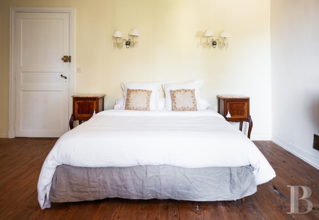 A chateau affiliated with Burgundy's greatest vineyards and permaculture to the south of Beaune - photo  n°16