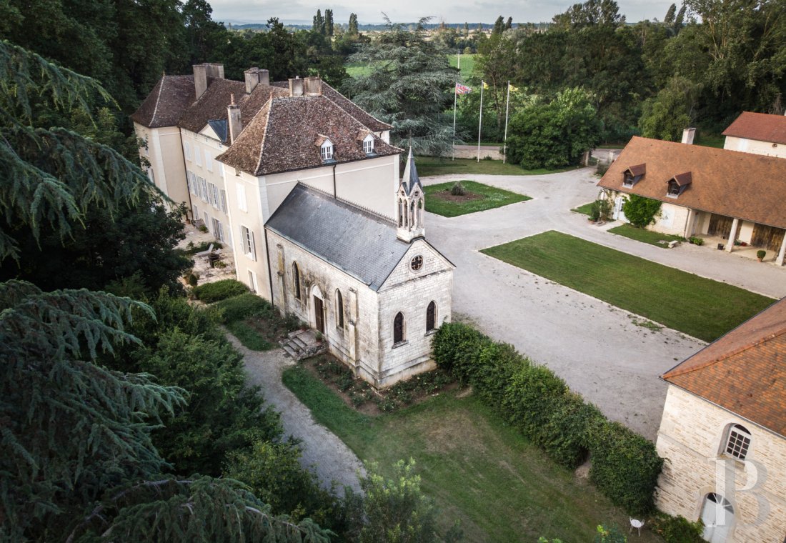 A chateau affiliated with Burgundy's greatest vineyards and permaculture to the south of Beaune - photo  n°51