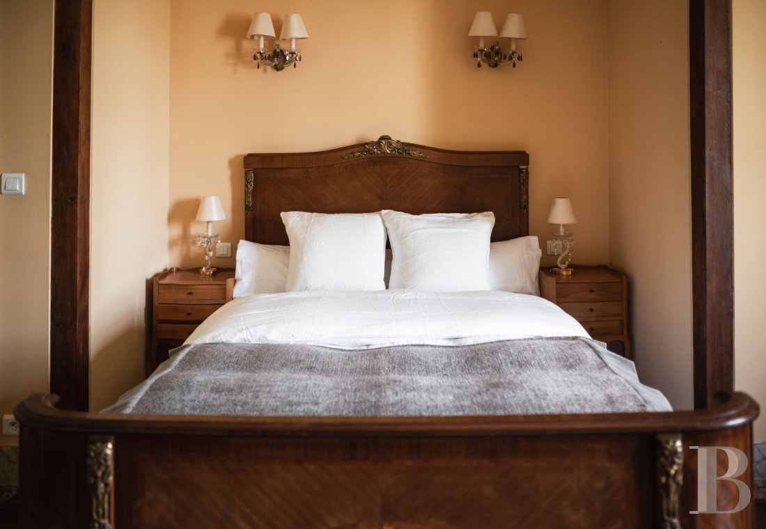 A chateau affiliated with Burgundy's greatest vineyards and permaculture to the south of Beaune - photo  n°20