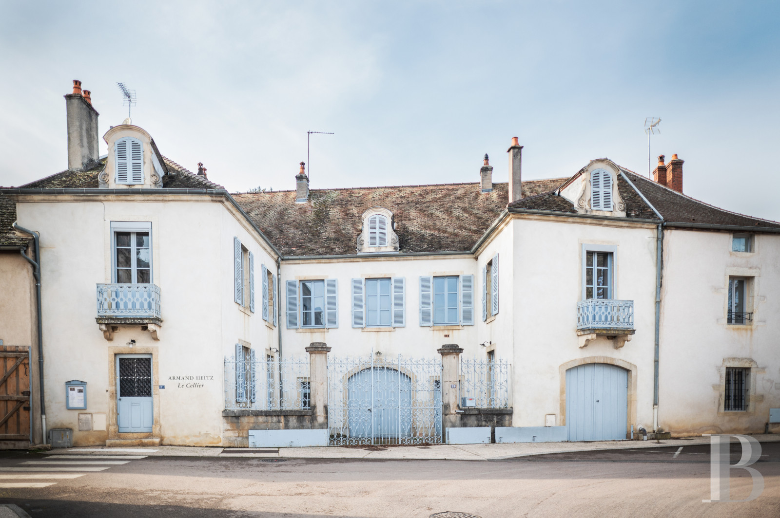 A chateau affiliated with Burgundy's greatest vineyards and permaculture to the south of Beaune - photo  n°33