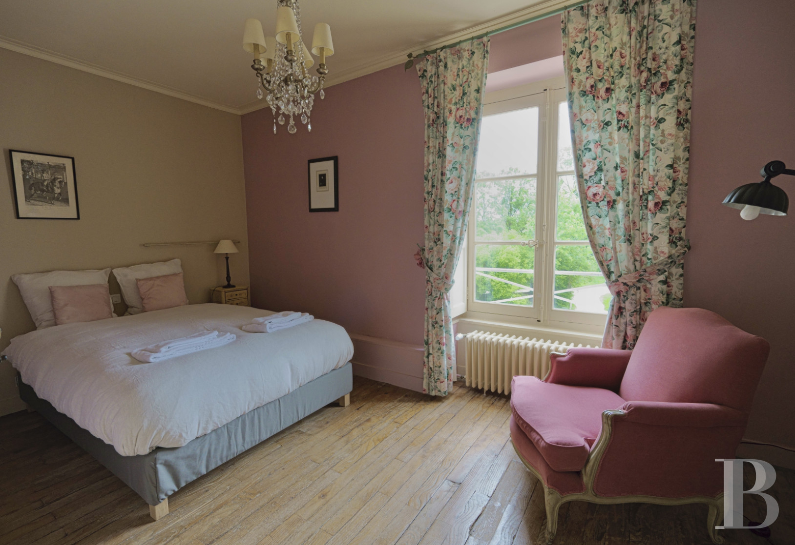 A chateau affiliated with Burgundy's greatest vineyards and permaculture to the south of Beaune - photo  n°15