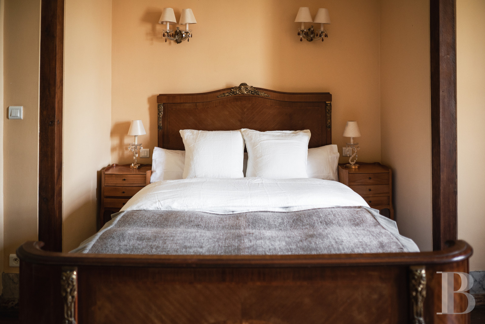 A chateau affiliated with Burgundy's greatest vineyards and permaculture to the south of Beaune - photo  n°20