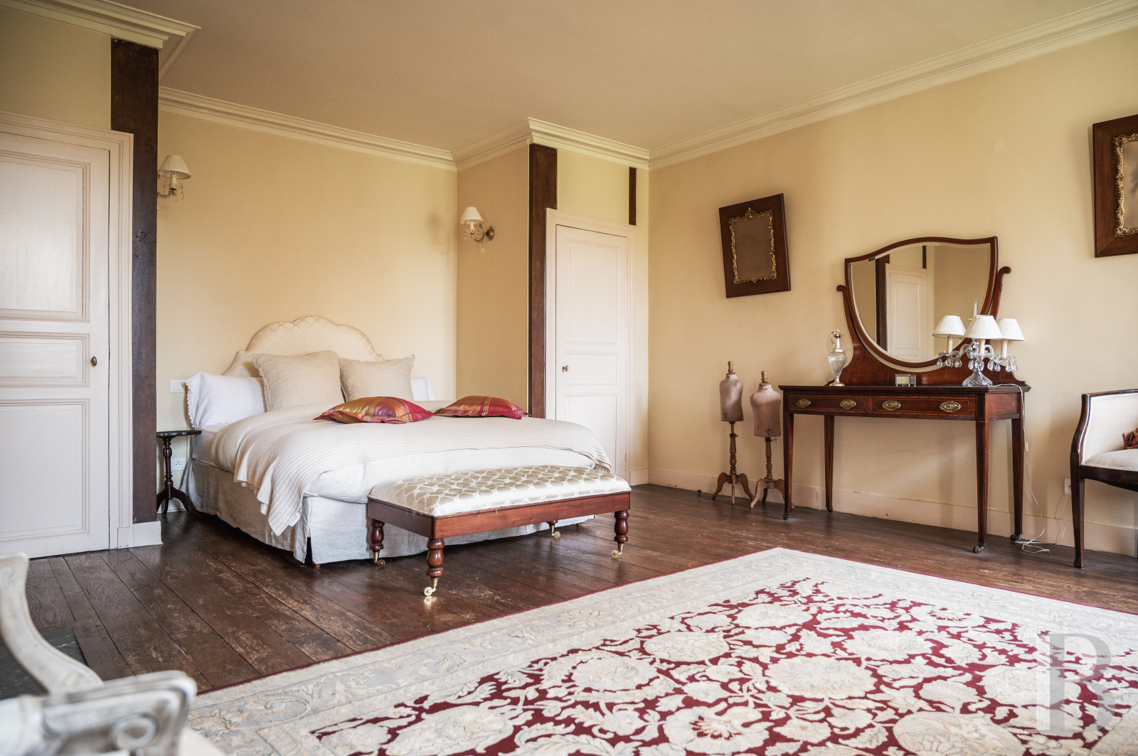 A chateau affiliated with Burgundy's greatest vineyards and permaculture to the south of Beaune - photo  n°14