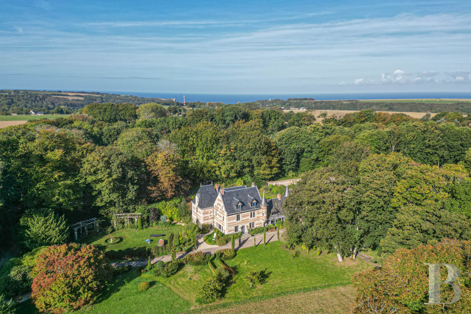 À proximité d’Étretat, en Seine-Maritime, un manoir du 14e siècle où se côtoient harmonieusement les époques - photo  n°45