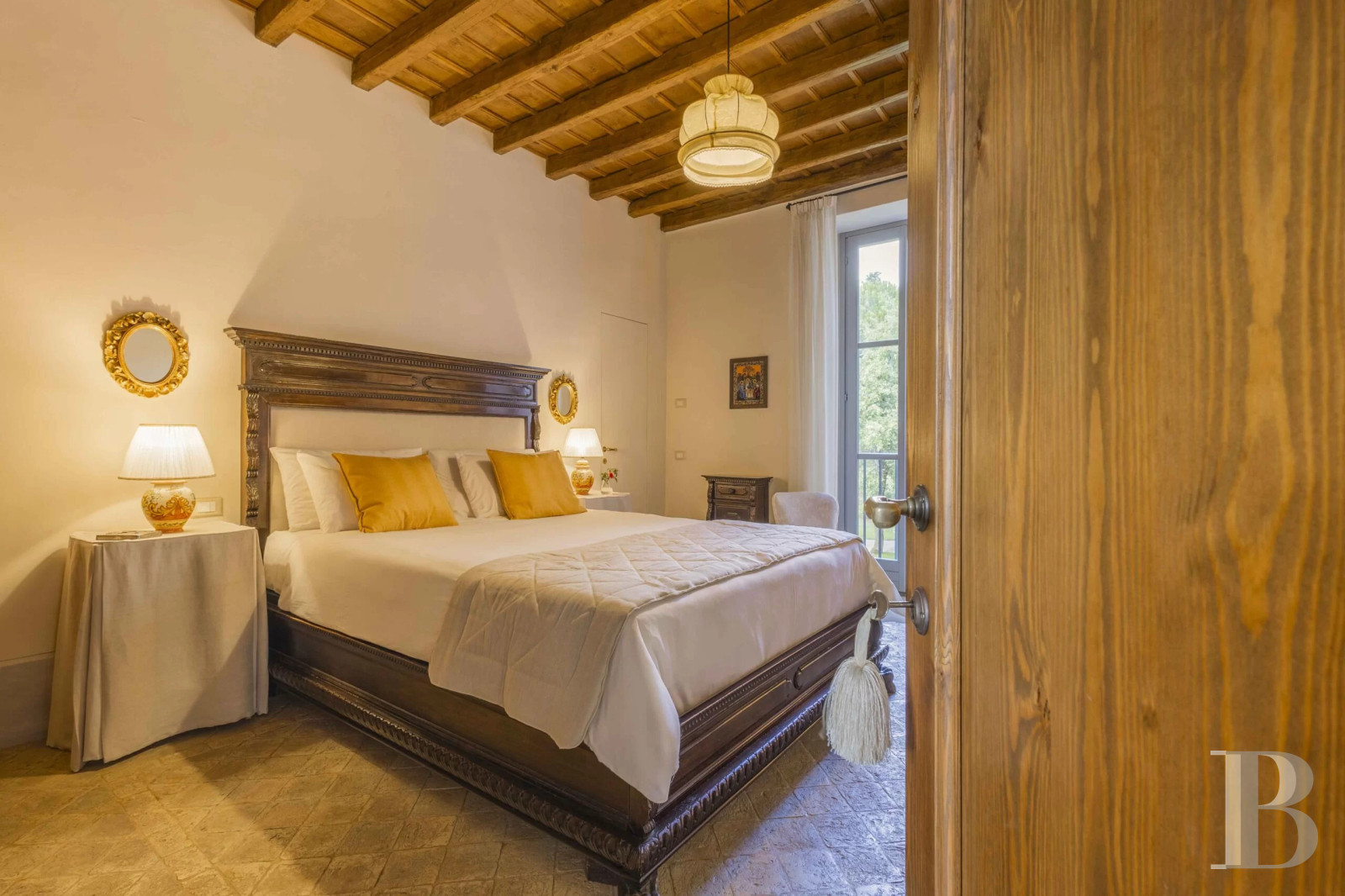 En Italie, entre Rome et Florence, une villa de la fin du 19e siècle implantée dans un vaste parc arboré - photo  n°21