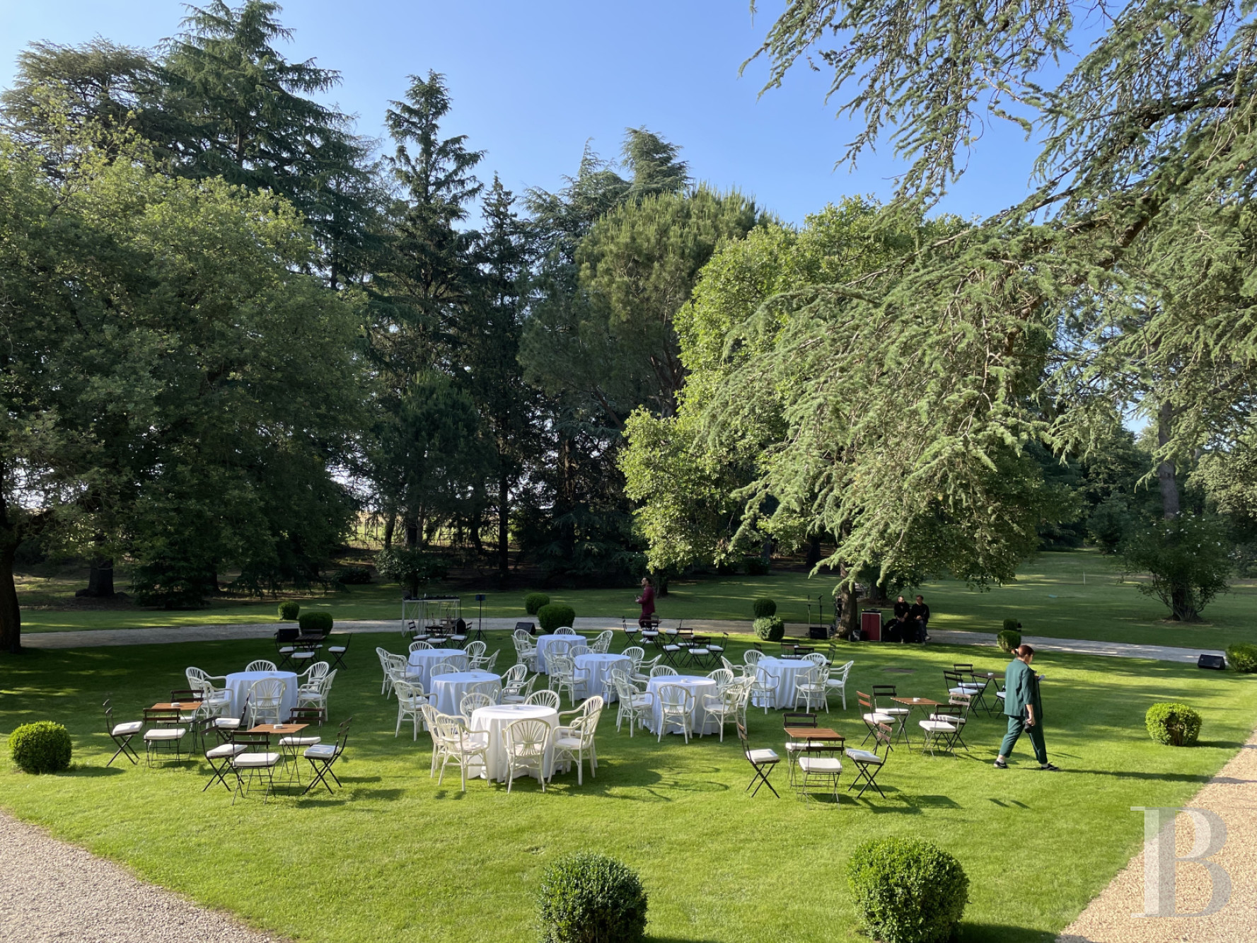 En Italie, entre Rome et Florence, une villa de la fin du 19e siècle implantée dans un vaste parc arboré - photo  n°5