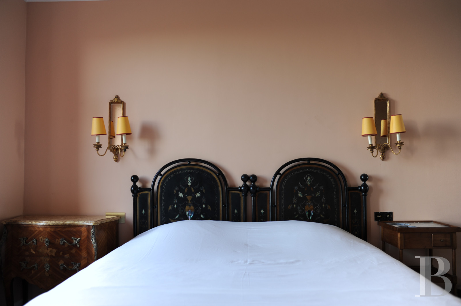 Dans le Var, sur la commune de Sainte-Maxime, une villa d’inspiration italienne dominant l’horizon jusqu’à la mer - photo  n°16