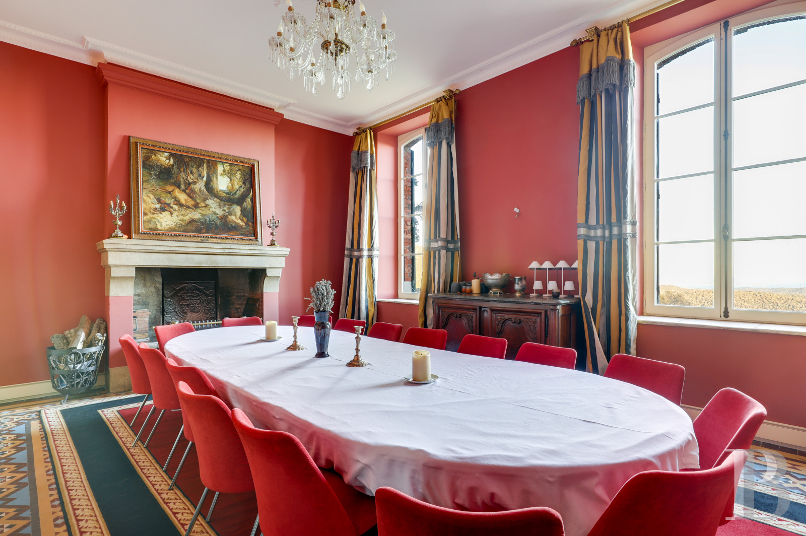 Dans le Var, sur la commune de Sainte-Maxime, une villa d’inspiration italienne dominant l’horizon jusqu’à la mer - photo  n°11