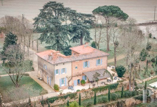 midi-pyrenees - À 10 min du centre d’Albi et au bord du Tarn,  un château du 16e s. et son parc de 3,6 ha