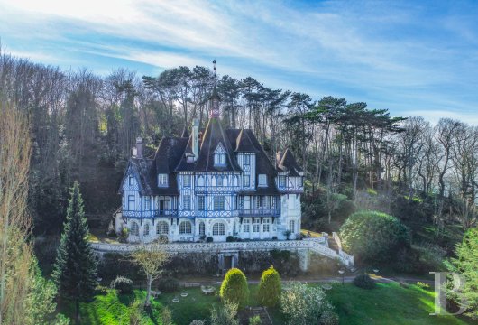 lower-normandy - A majestic, early 20th century manor house, its outbuildings and more than 7 ha of parklands,  overlooking the Seine estuary near to Trouville 