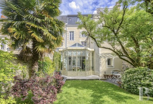 pays-de-loire - A townhouse and garden, renovated masterfully, nestled in the most sought-after district of Angers