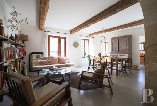 character properties France provence cote dazur   - 4