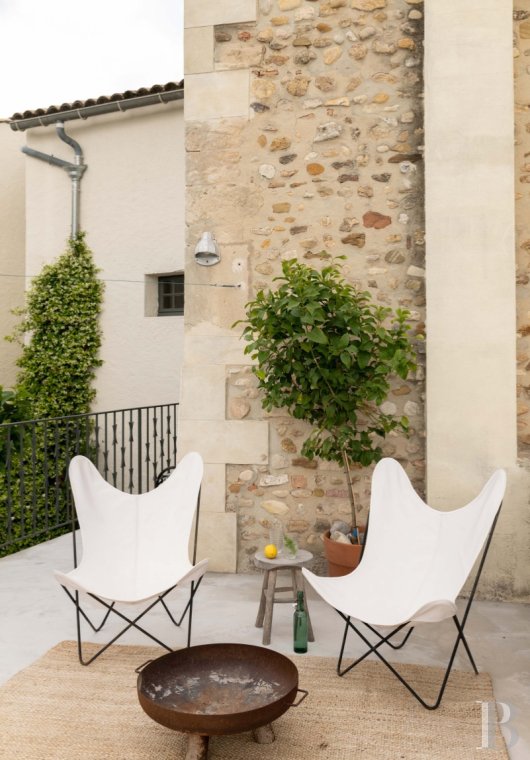 character properties France provence cote dazur   - 11