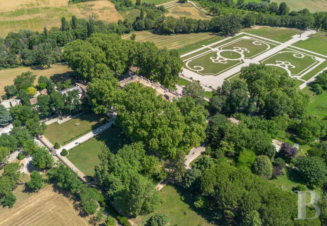 chateaux a vendre paca   - 1
